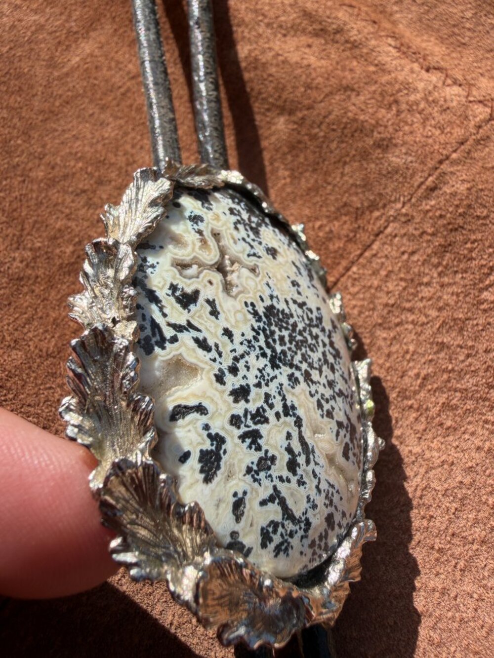 Western leather bolo tie cream & black patterned stone cabochon silver tone NFR - Picture 2 of 5